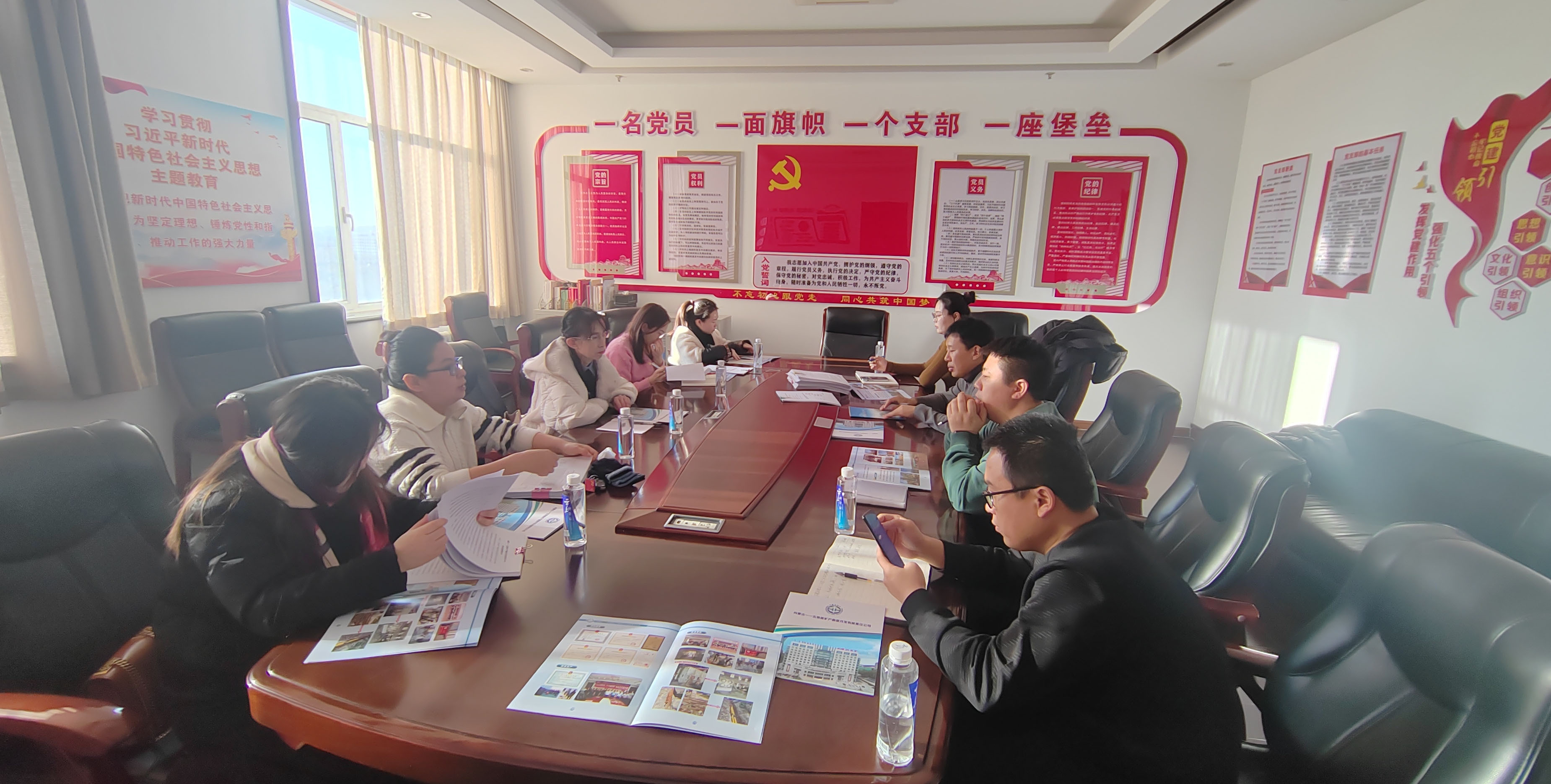 1761375502117062215.jpg auto